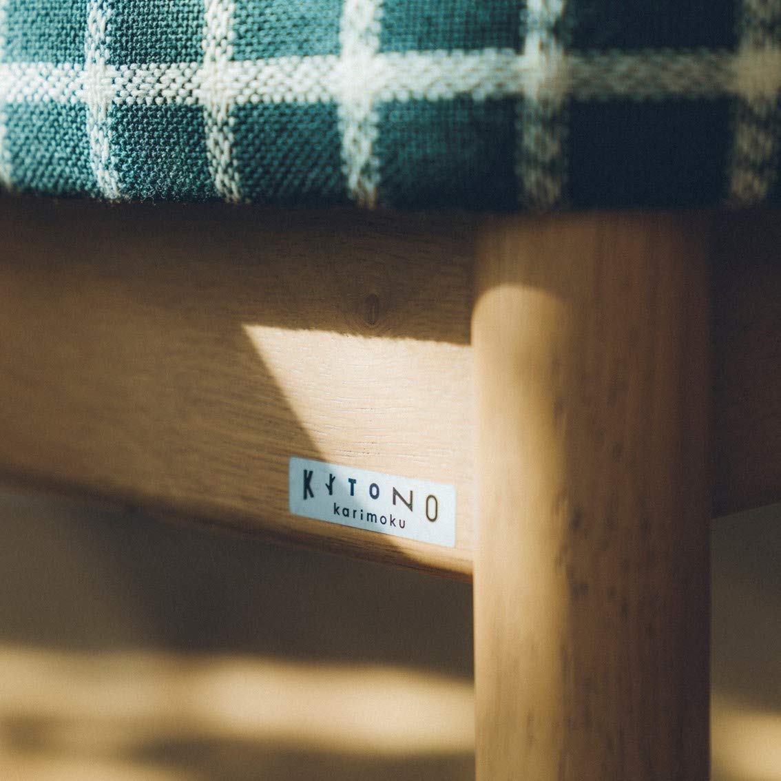 Amazon｜【カリモク正規品】ベンチ 1210 ウインドウフォレスト